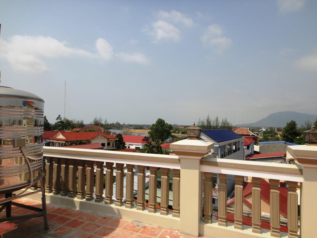 קמפוט Borey Vatanac Guesthouse מראה חיצוני תמונה