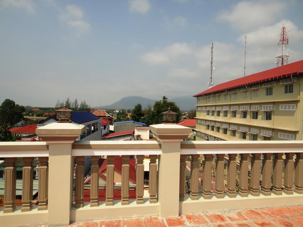 קמפוט Borey Vatanac Guesthouse מראה חיצוני תמונה