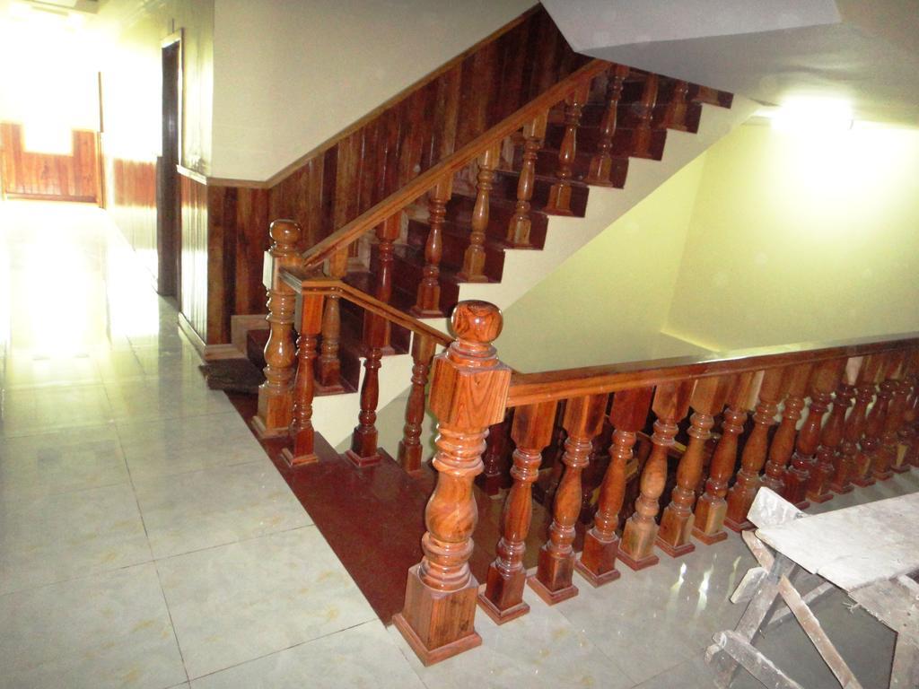 קמפוט Borey Vatanac Guesthouse מראה חיצוני תמונה
