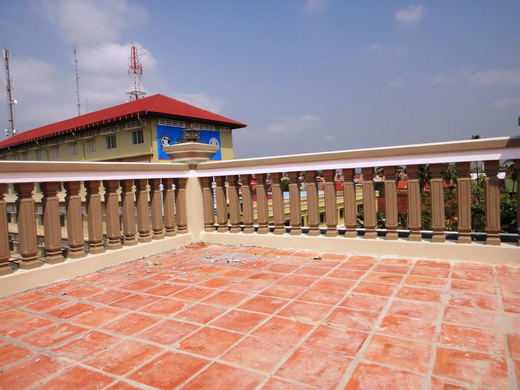 קמפוט Borey Vatanac Guesthouse מראה חיצוני תמונה