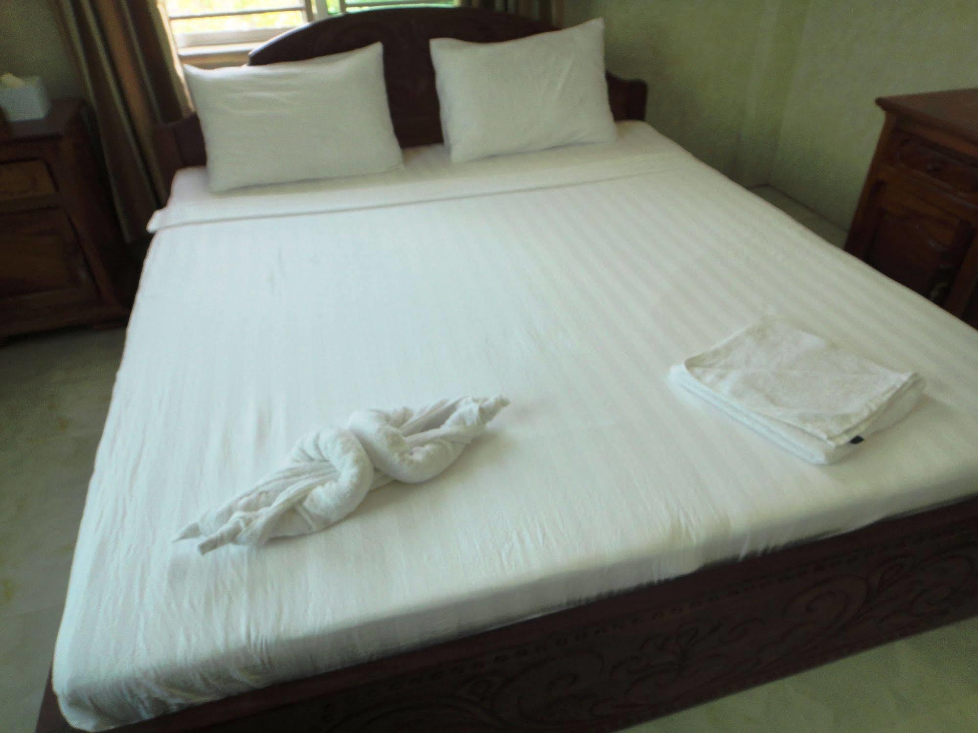 קמפוט Borey Vatanac Guesthouse מראה חיצוני תמונה