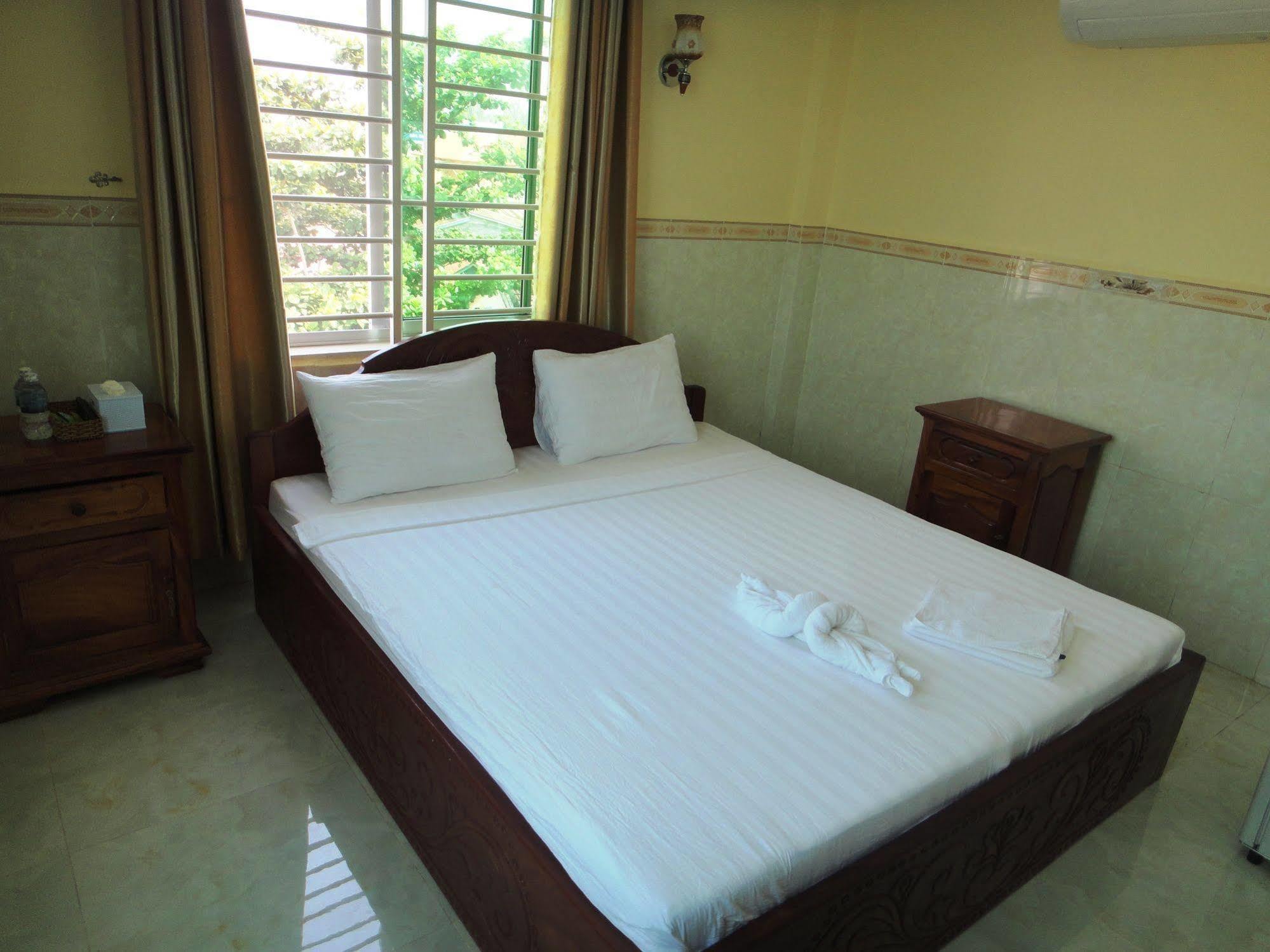 קמפוט Borey Vatanac Guesthouse מראה חיצוני תמונה
